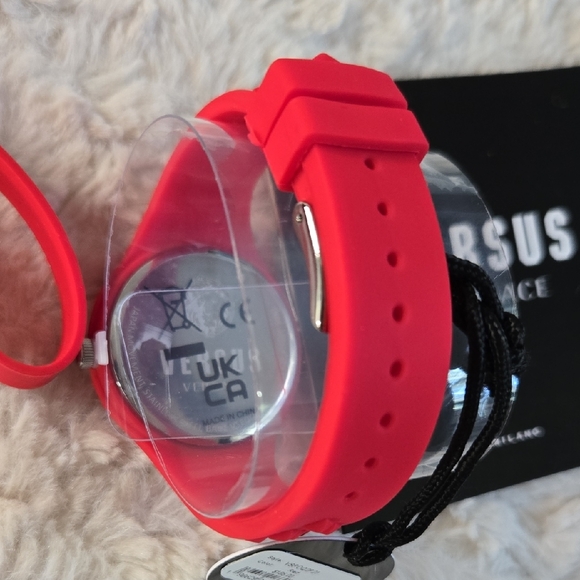 Versus Versace Bold Red Watch Giftable Ready For Christmas NWT - Picture 8 of 12
